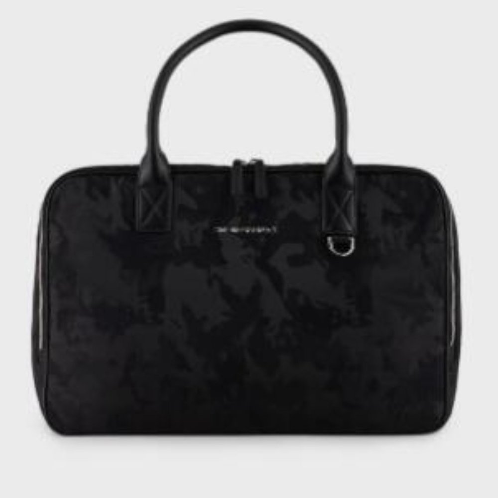 Grainy leather handbag